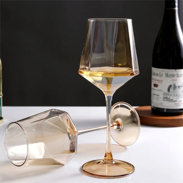 diamond shaped red wine glass 3
